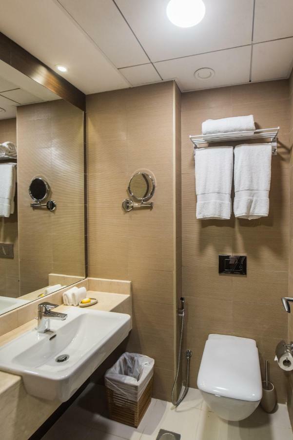 Fantastay - Luxury Studio Sparkle Tower Dubai Marina ภายนอก รูปภาพ